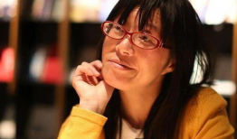 娱乐吃瓜酱余秀华,从“娱乐吃瓜酱”到文学才女，她的人生逆袭之路